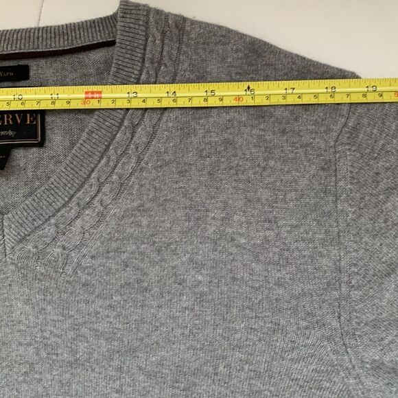JOS.A.Bank RESERVE Made in Italy Gray Sweater. Size XL - Picture 4 of 9
